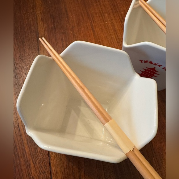 Set of ceramic Chinese takeout box-style serving bowls with chopsticks. - Picture 9 of 12
